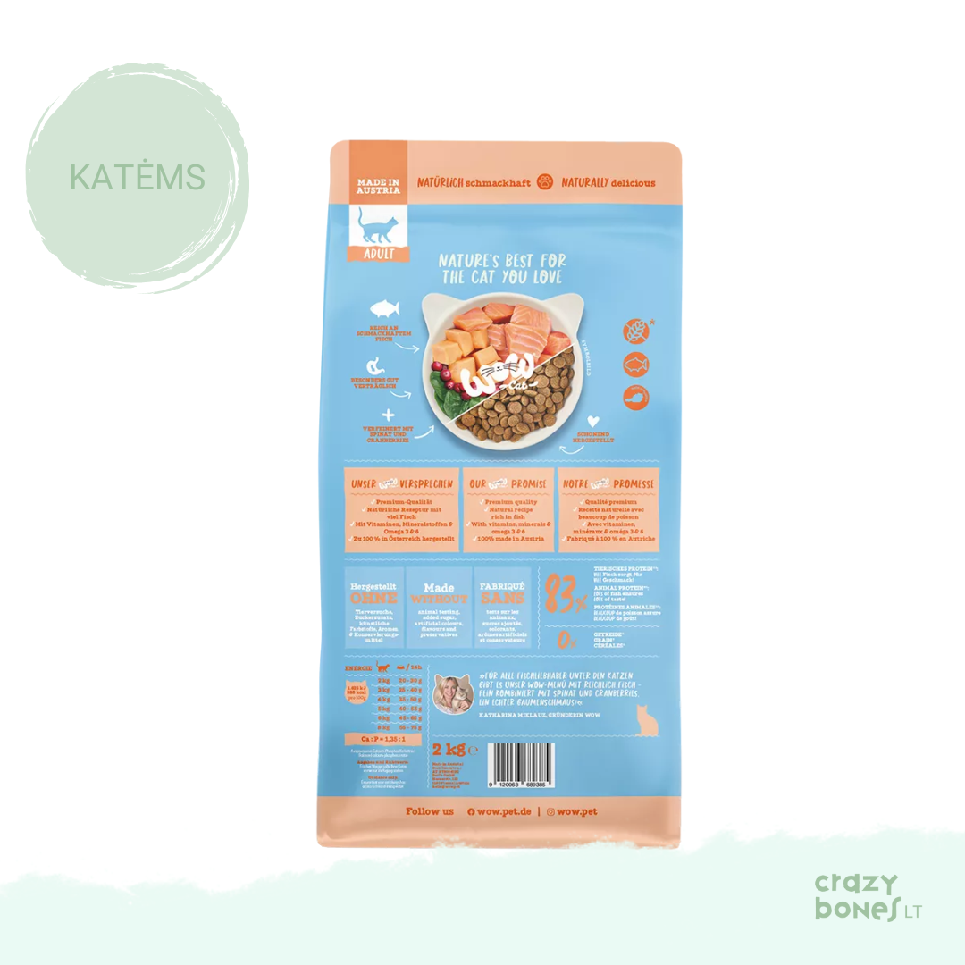 Sausas maistas su lašiša ir spanguolėmis