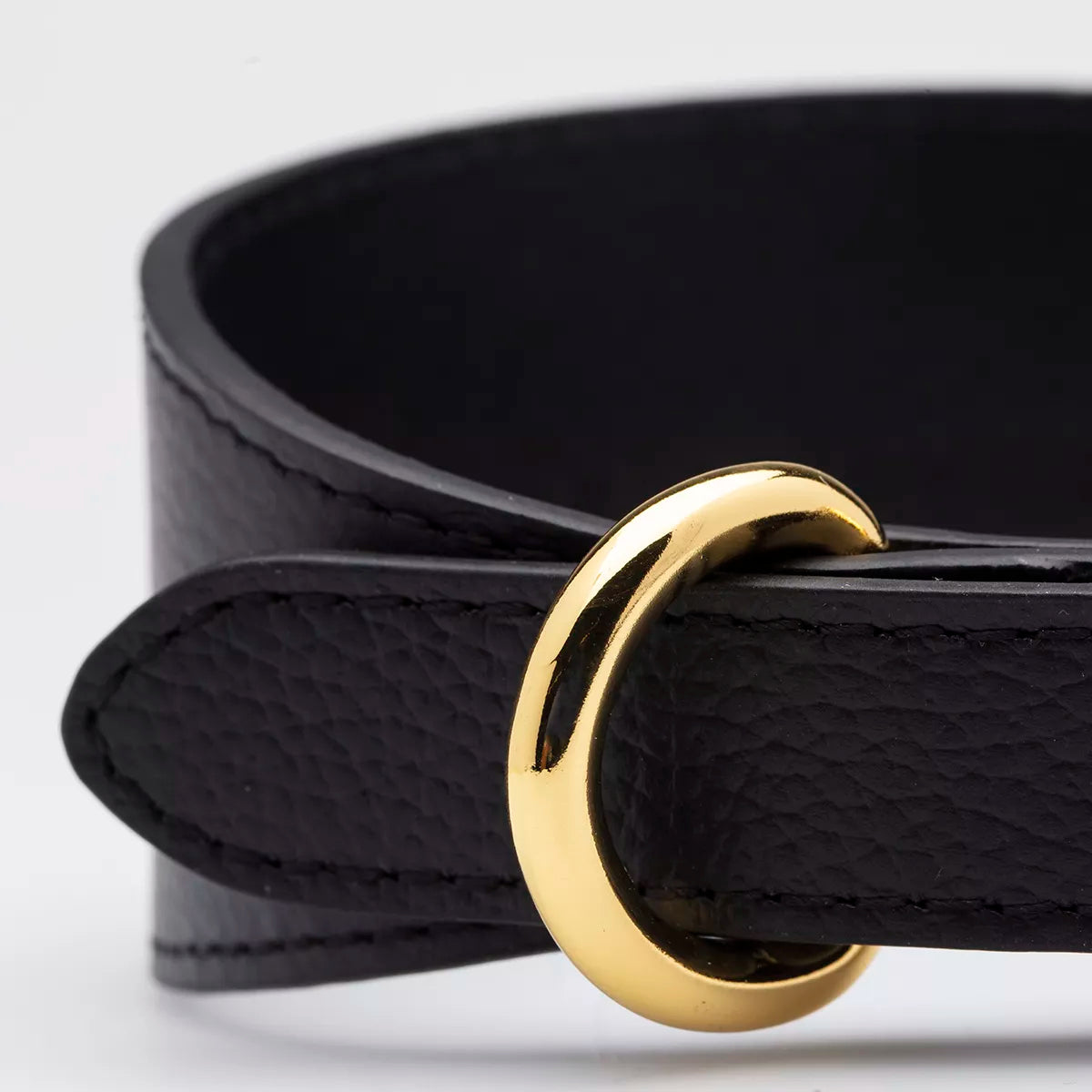 Black vegan leather collar size M
